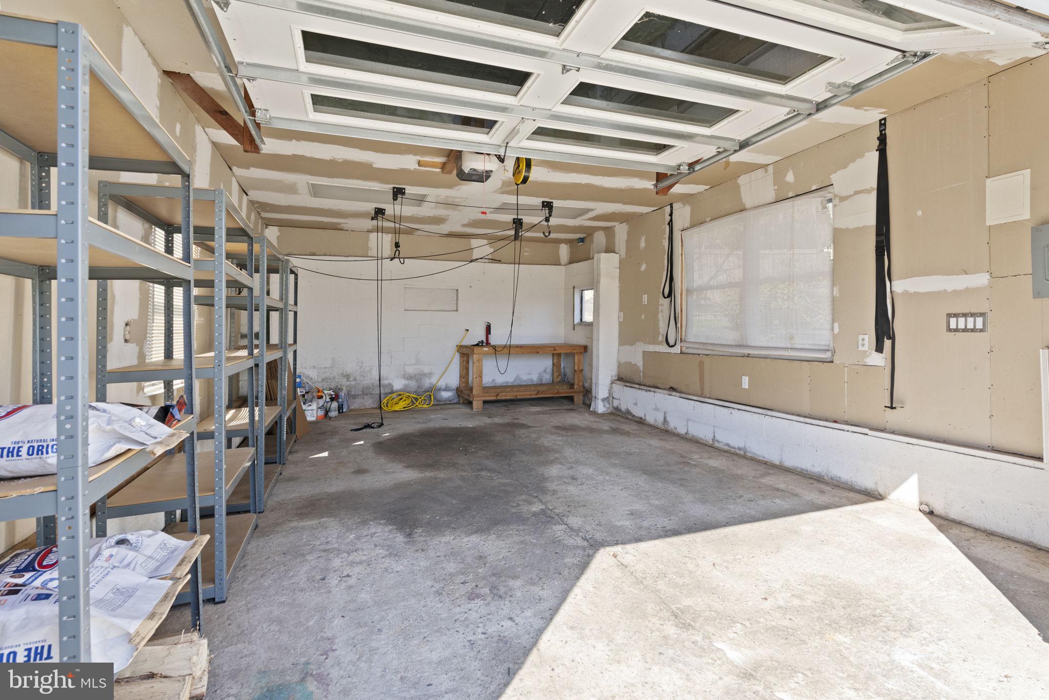 912 Wingfield Road Woodbridge, VA 22191 - Photo 8 of 26 Garage Photo