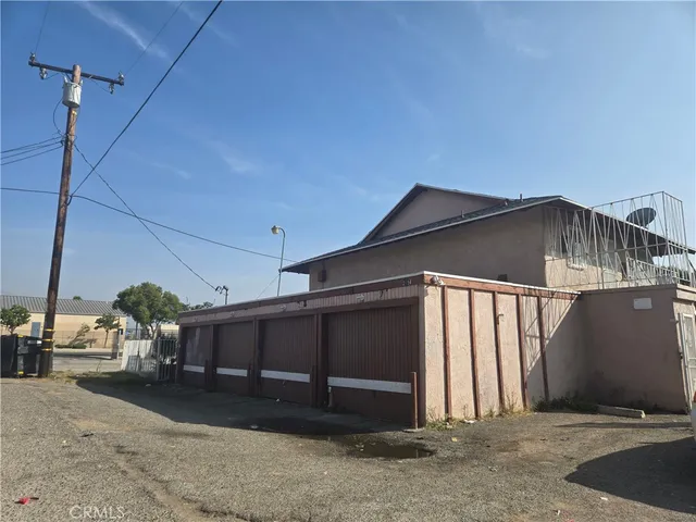 $877,500 | 2194 Sunrise Lane East, San Bernardino, CA 92404