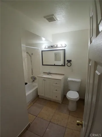 $877,500 | 2194 Sunrise Lane East, San Bernardino, CA 92404