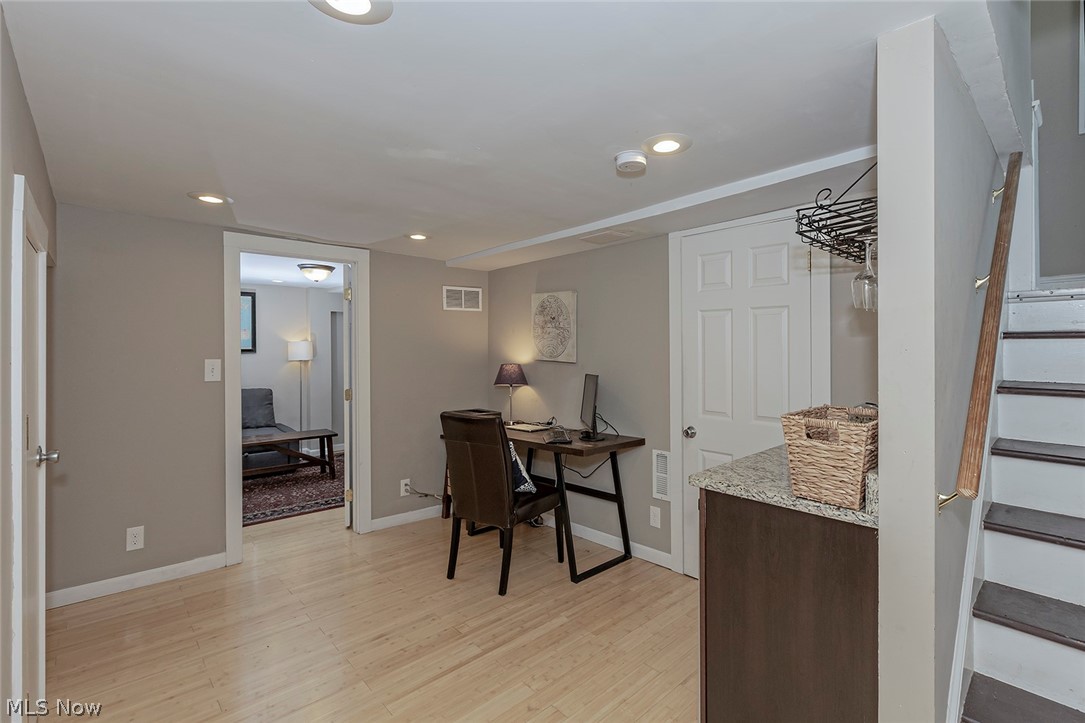 3160 Yorkshire Road Cleveland, OH 44118 - Photo 26 of 35 Gallery Image 26