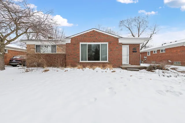 $274,900 | 14284 Arcola Street, Livonia, MI 48154