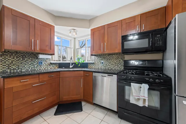 $274,900 | 14284 Arcola Street, Livonia, MI 48154