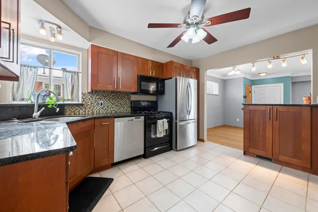 $274,900 | 14284 Arcola Street, Livonia, MI 48154