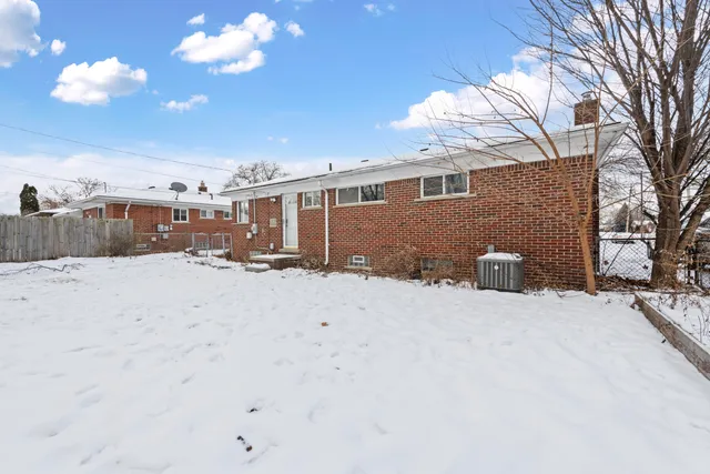 $274,900 | 14284 Arcola Street, Livonia, MI 48154