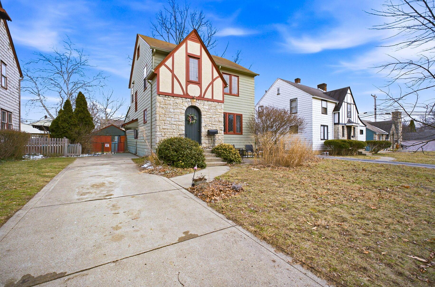1002 South Cassingham Road Columbus, OH 43209 - Photo 4 of 56 Front Exterior