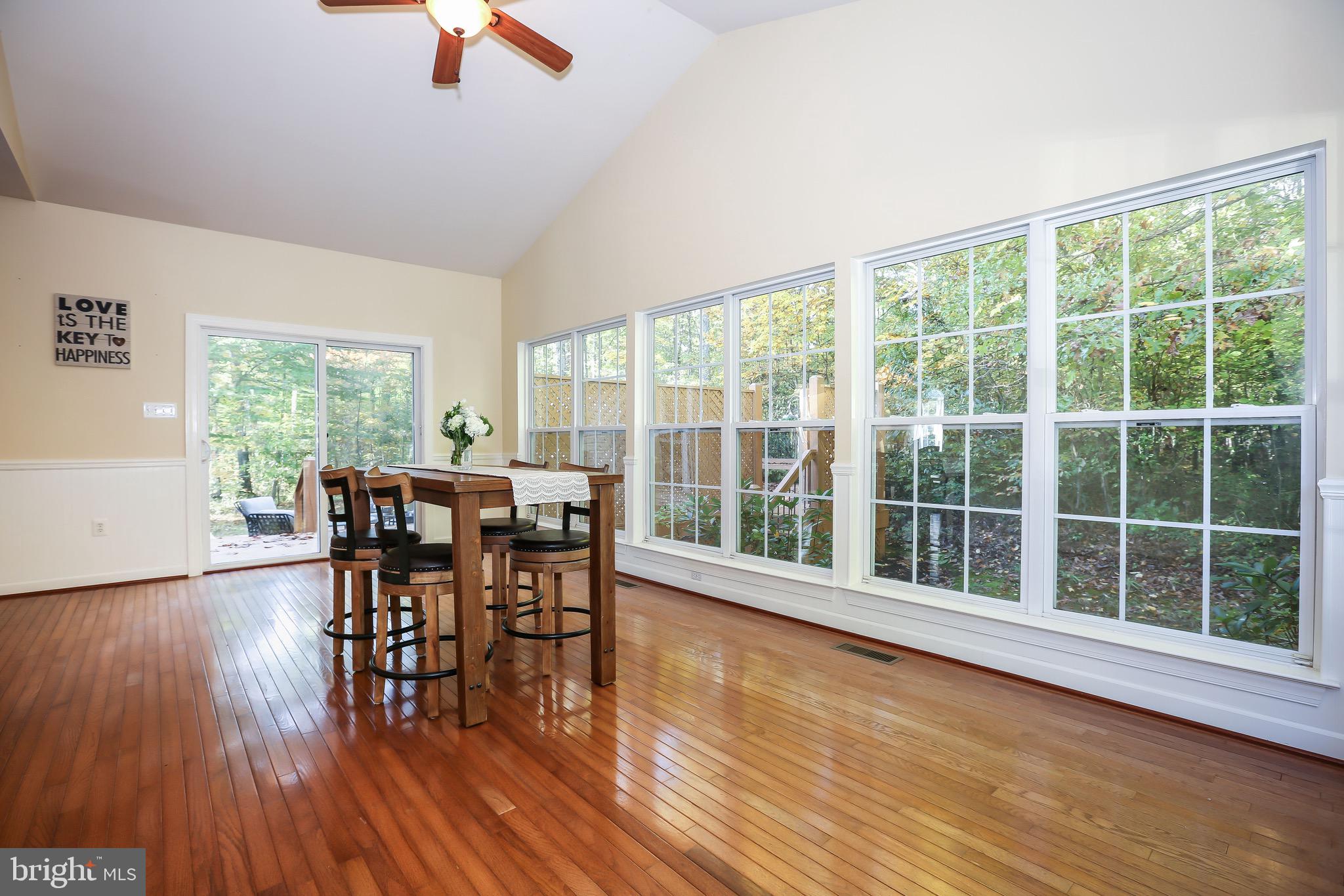 16013 Roland Park Place Gainesville, VA 20155 - Photo 12 of 31 Large Dining Area