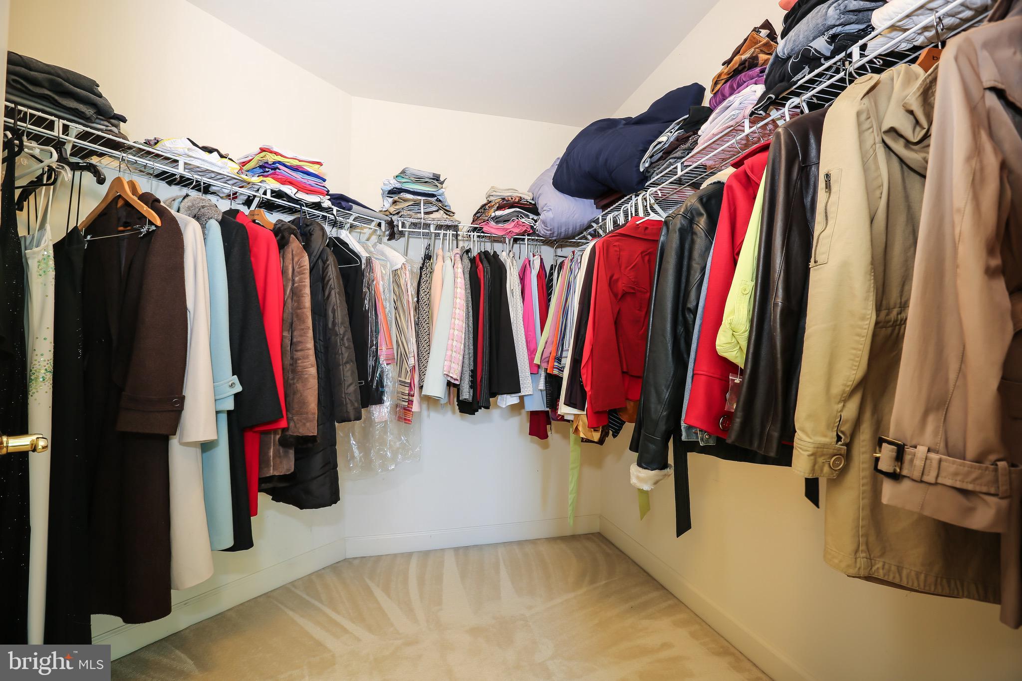 16013 Roland Park Place Gainesville, VA 20155 - Photo 15 of 31 Bedroom #4 Walk-In Closet