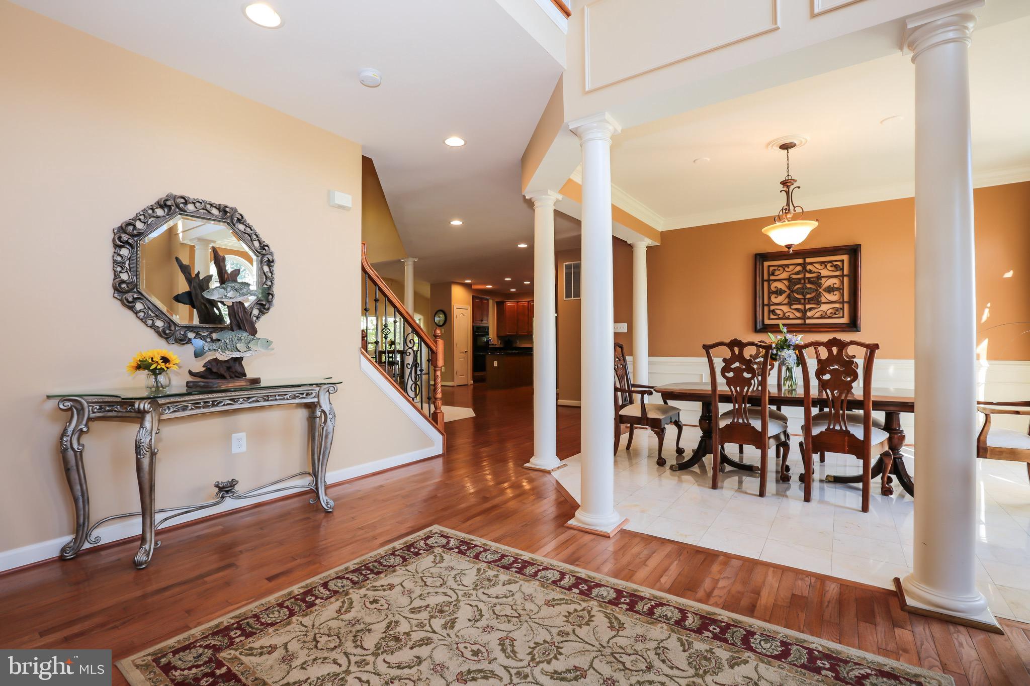 16013 Roland Park Place Gainesville, VA 20155 - Photo 4 of 31 Gorgeous Entryway
