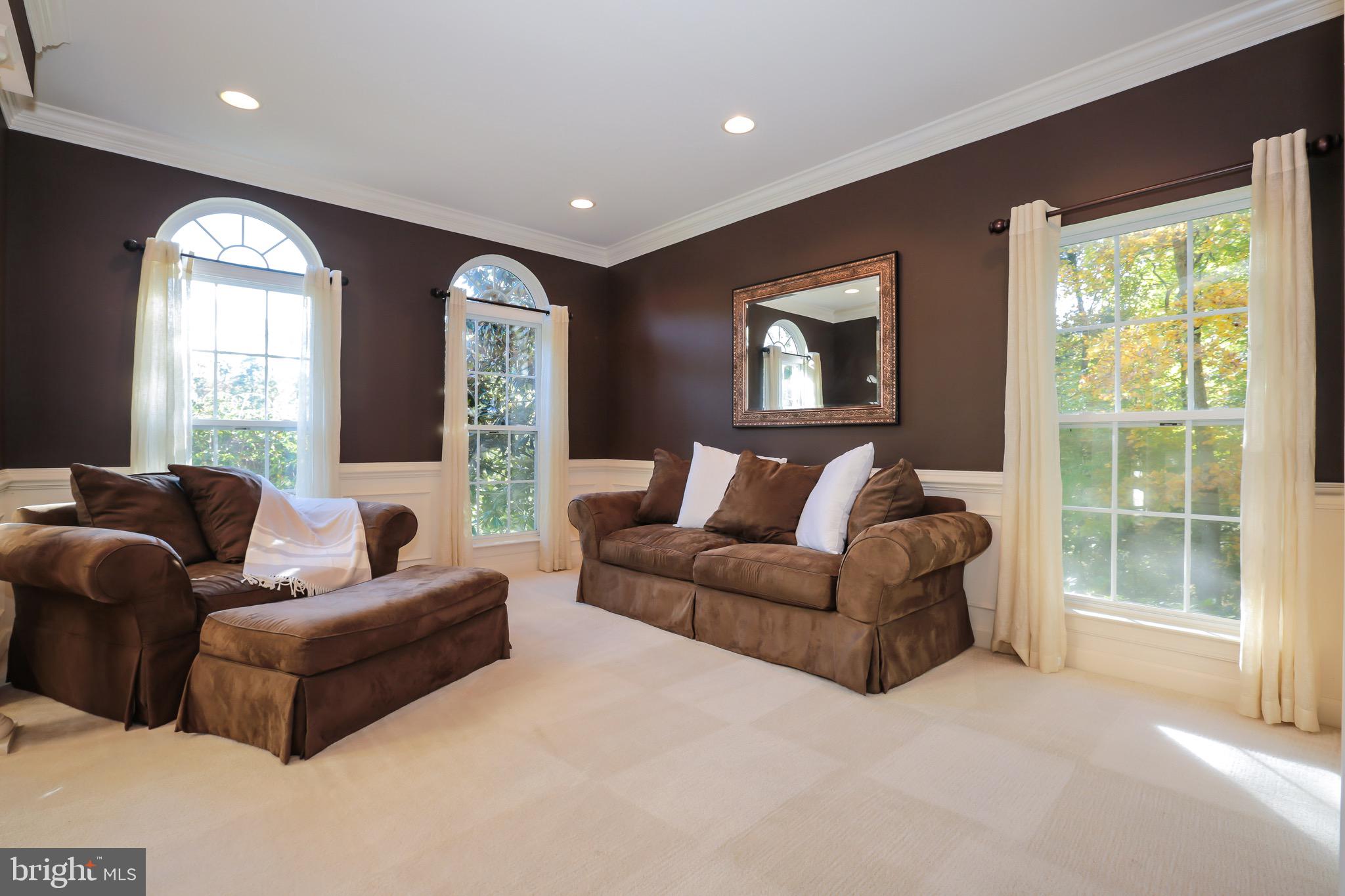 16013 Roland Park Place Gainesville, VA 20155 - Photo 6 of 31 Formal Sitting Area