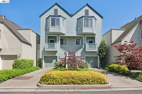 $895,000 | 6 Invincible Court, Unit F40, Alameda, CA 94501