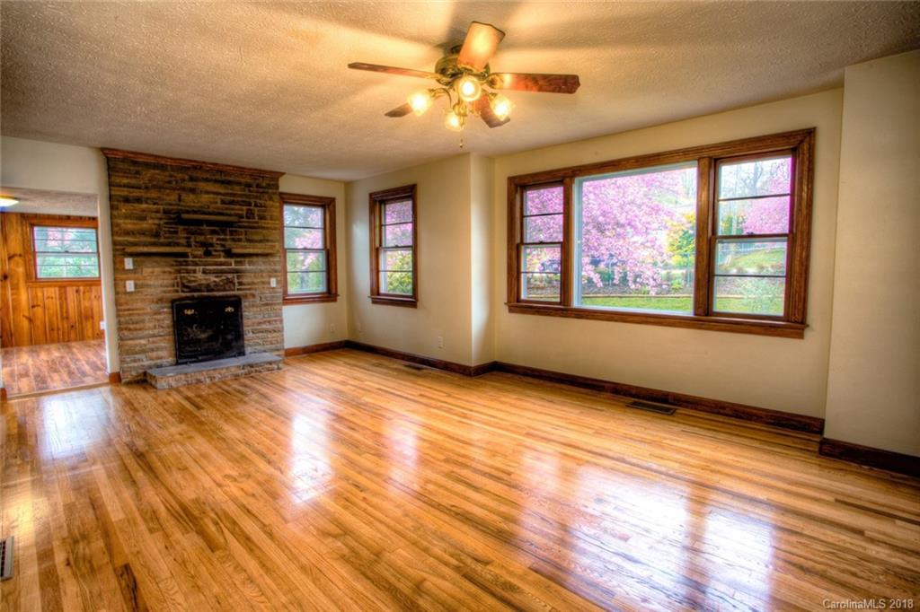 83 Fair Oaks Road Arden, NC 28704 - Photo 4 of 18 Gallery Image 4