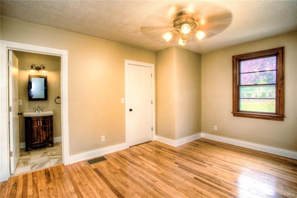 83 Fair Oaks Road Arden, NC 28704 - Photo 6 of 18 Gallery Image 6