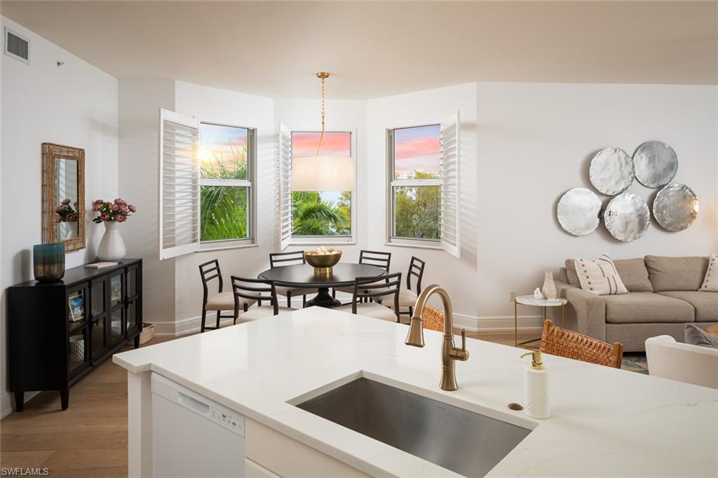470 Launch Circle, Unit V401 Naples, FL 34108 - Photo 6 of 32