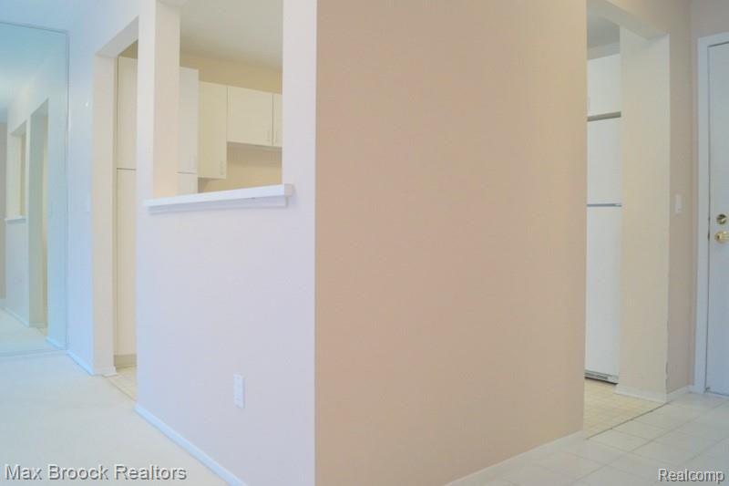 30414 Orchard Lake Road, Unit 7 Farmington, MI 48334 - Photo 11 of 22