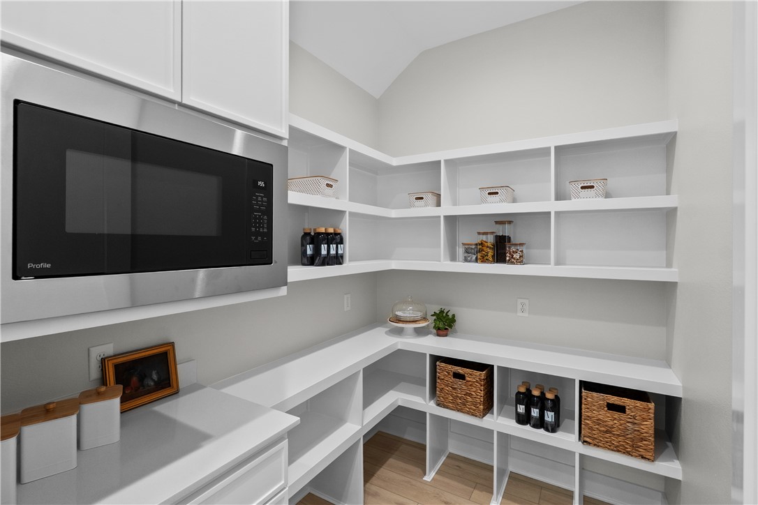 10717 Harvey Ranch Road College Station, TX 77845 - Photo 18 of 48 Built-in Microwave