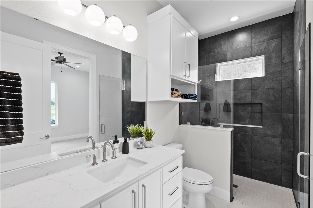 10717 Harvey Ranch Road College Station, TX 77845 - Photo 27 of 44 Downstairs Secondary Bathroom