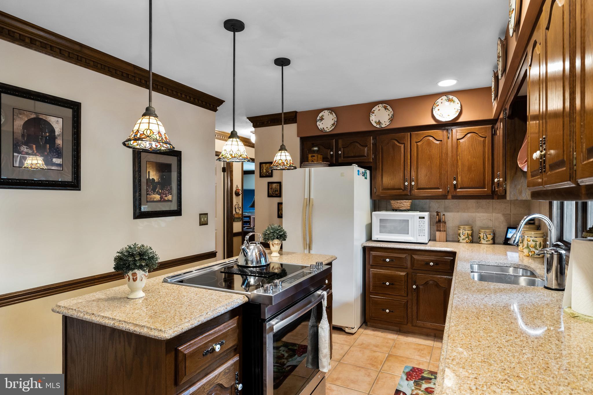 6 Azalea Way Hamilton, NJ 08690 - Photo 9 of 46