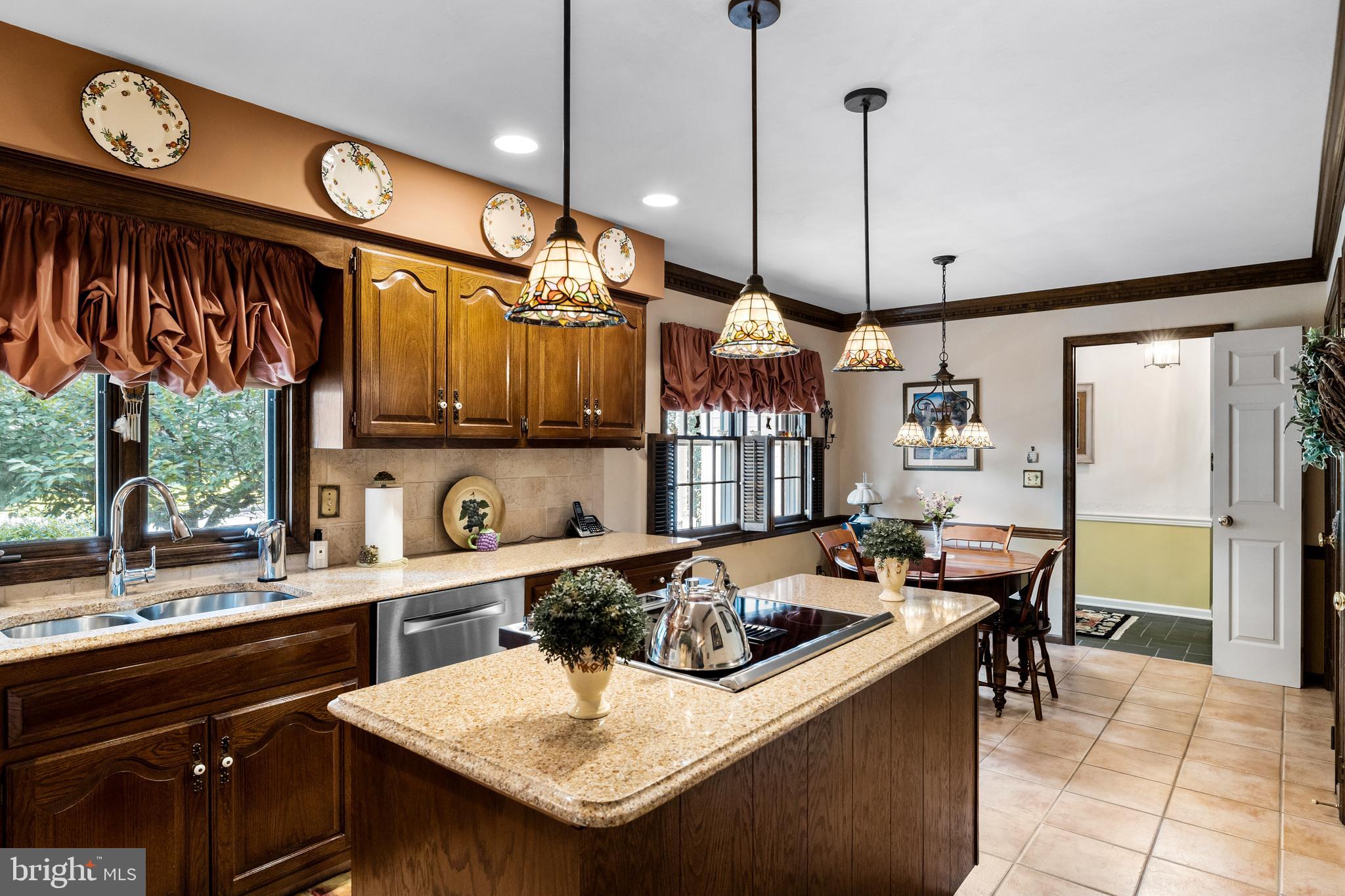 6 Azalea Way Hamilton, NJ 08690 - Photo 10 of 46
