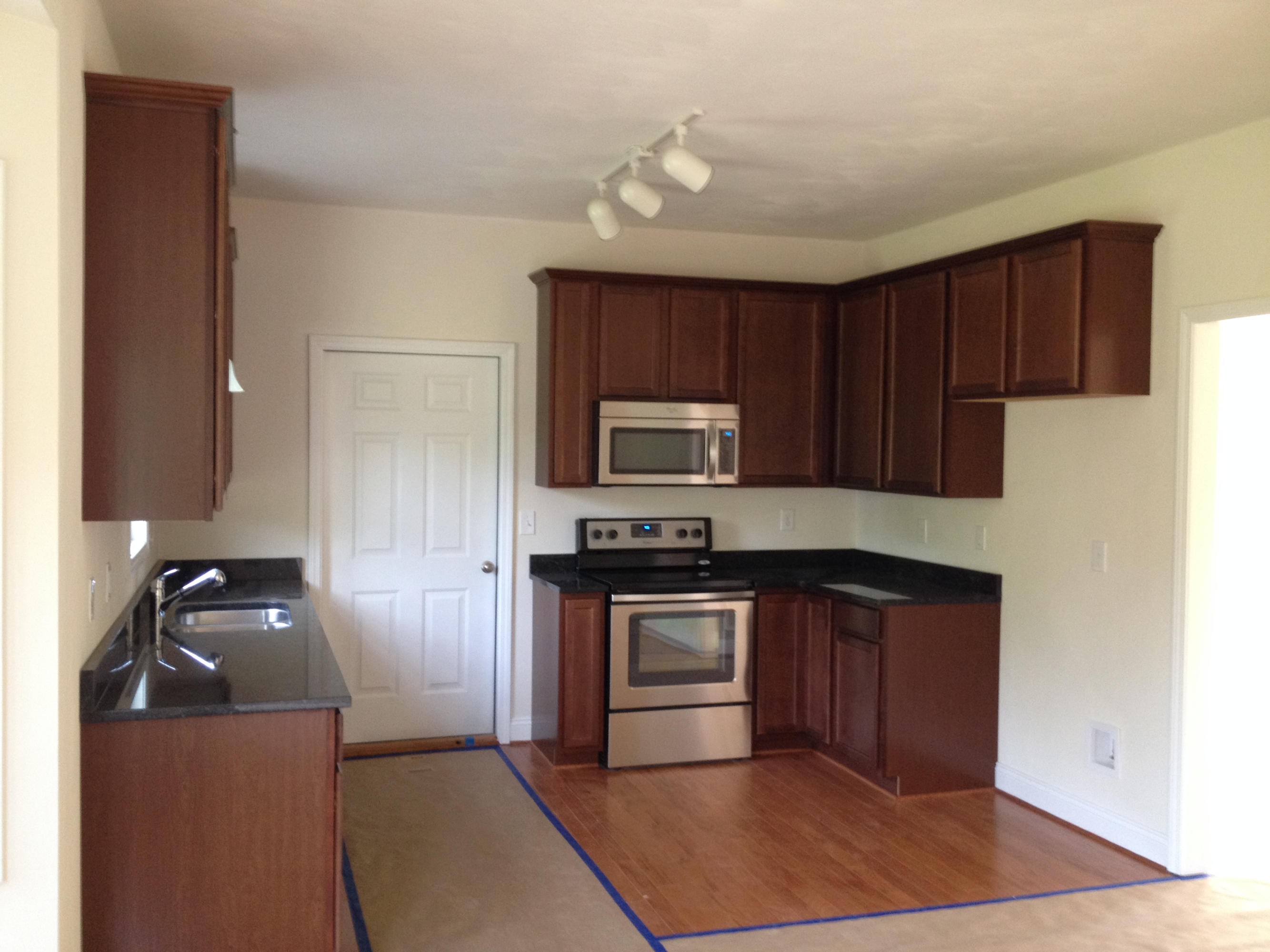 6080 Roselawn Road Roanoke, VA 24018 - Photo 18 of 51 IMG_4168