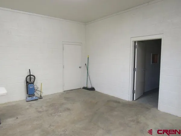 a view of a livingroom with a bench
