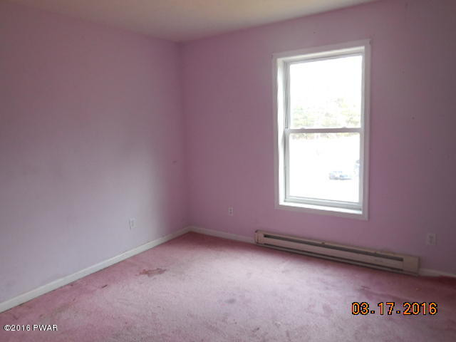 124 Ridgewood Court Greeley, PA 18425 - Photo 8 of 12 Bedroom