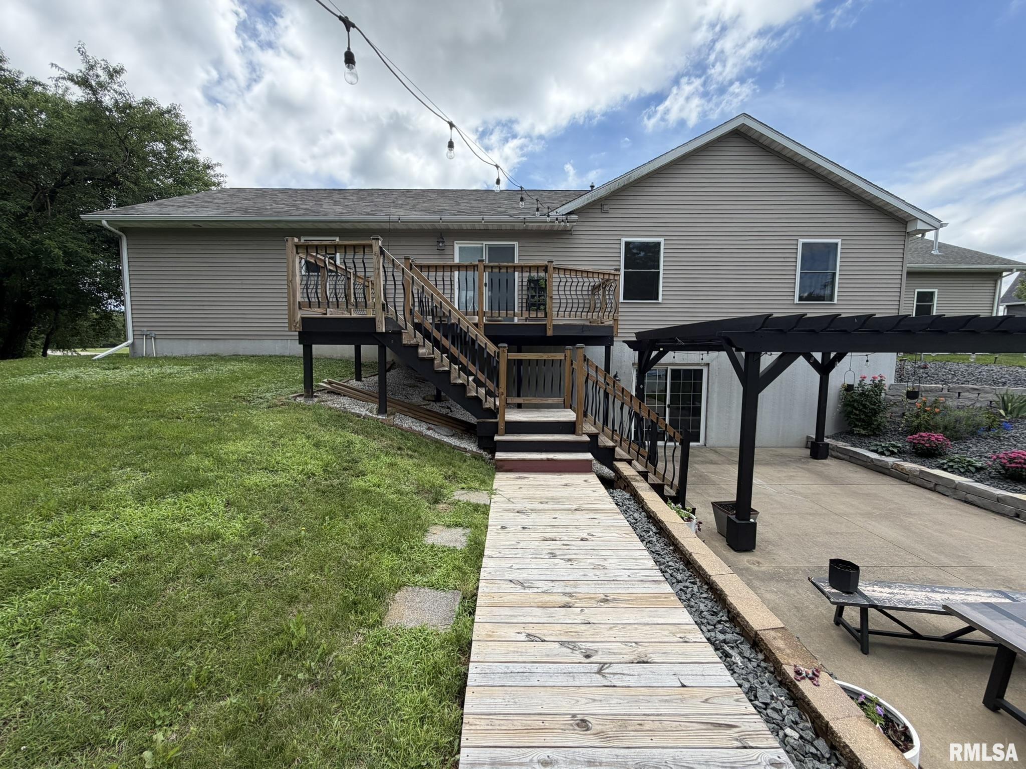 324 Casey Road Farmington, IL 61531 - Photo 12 of 68