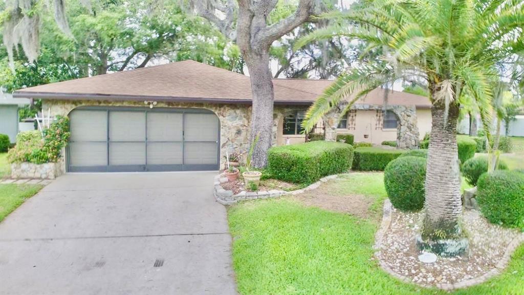 8934 Bari Court Port Richey, FL 34668 - Photo 6 of 25 Gallery Image 6