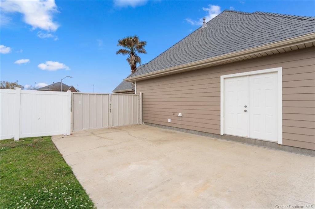 2402 Fox Hollow Lake Charles, LA 70605 - Photo 37 of 40