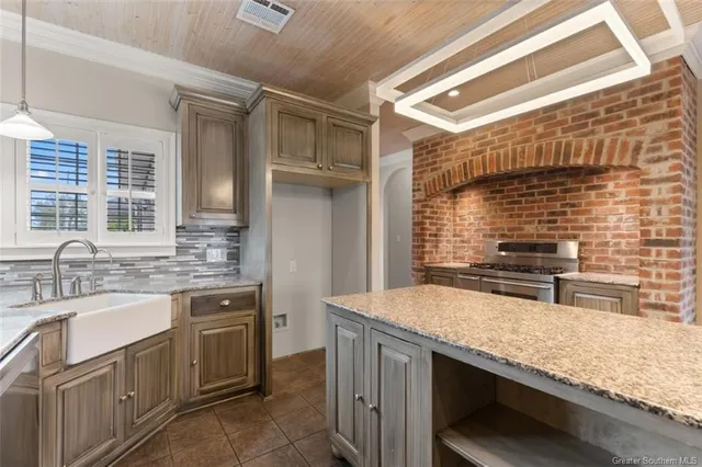 $540,000 | 2402 Fox Hollow, Lake Charles, LA 70605