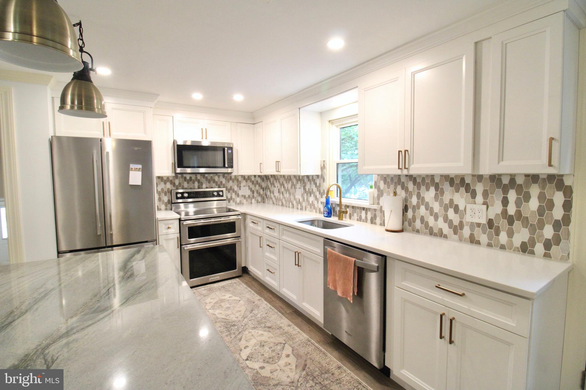 1133 Colonial Road Lancaster, PA 17603 - Photo 7 of 66 Gallery Image 7