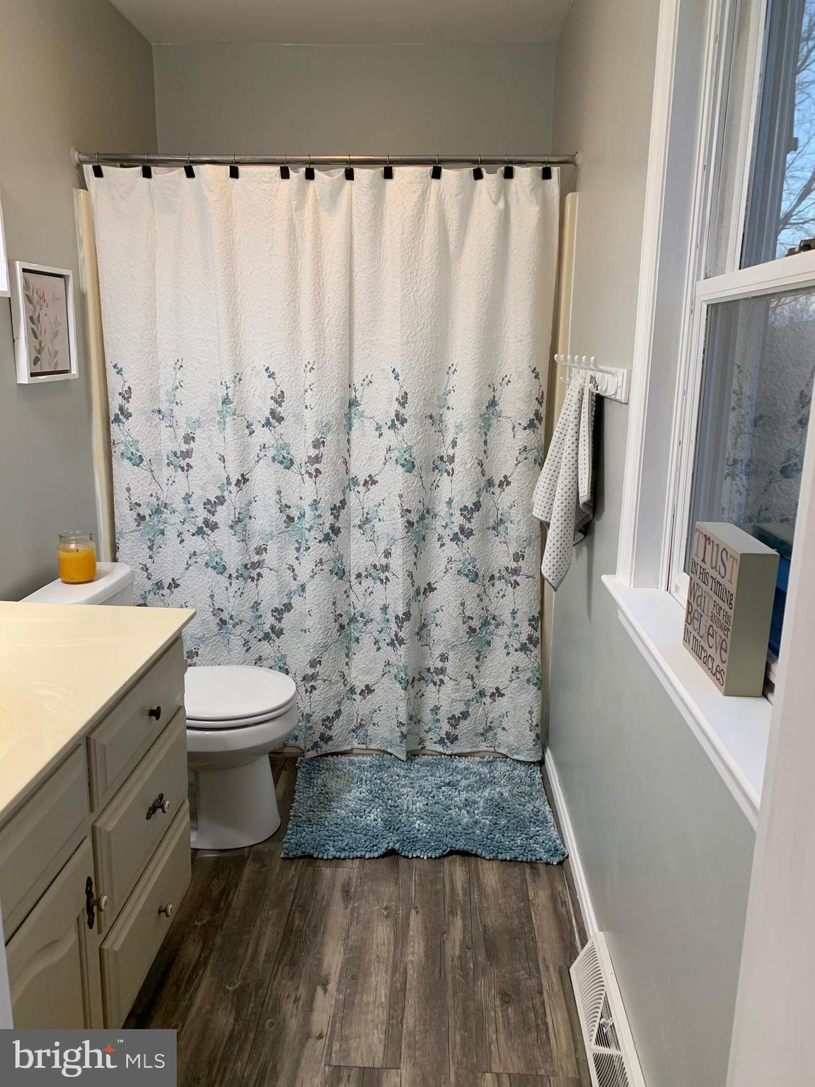 30 Blackburn Road Quarryville, PA 17566 - Photo 14 of 22 Master bath with new flooring