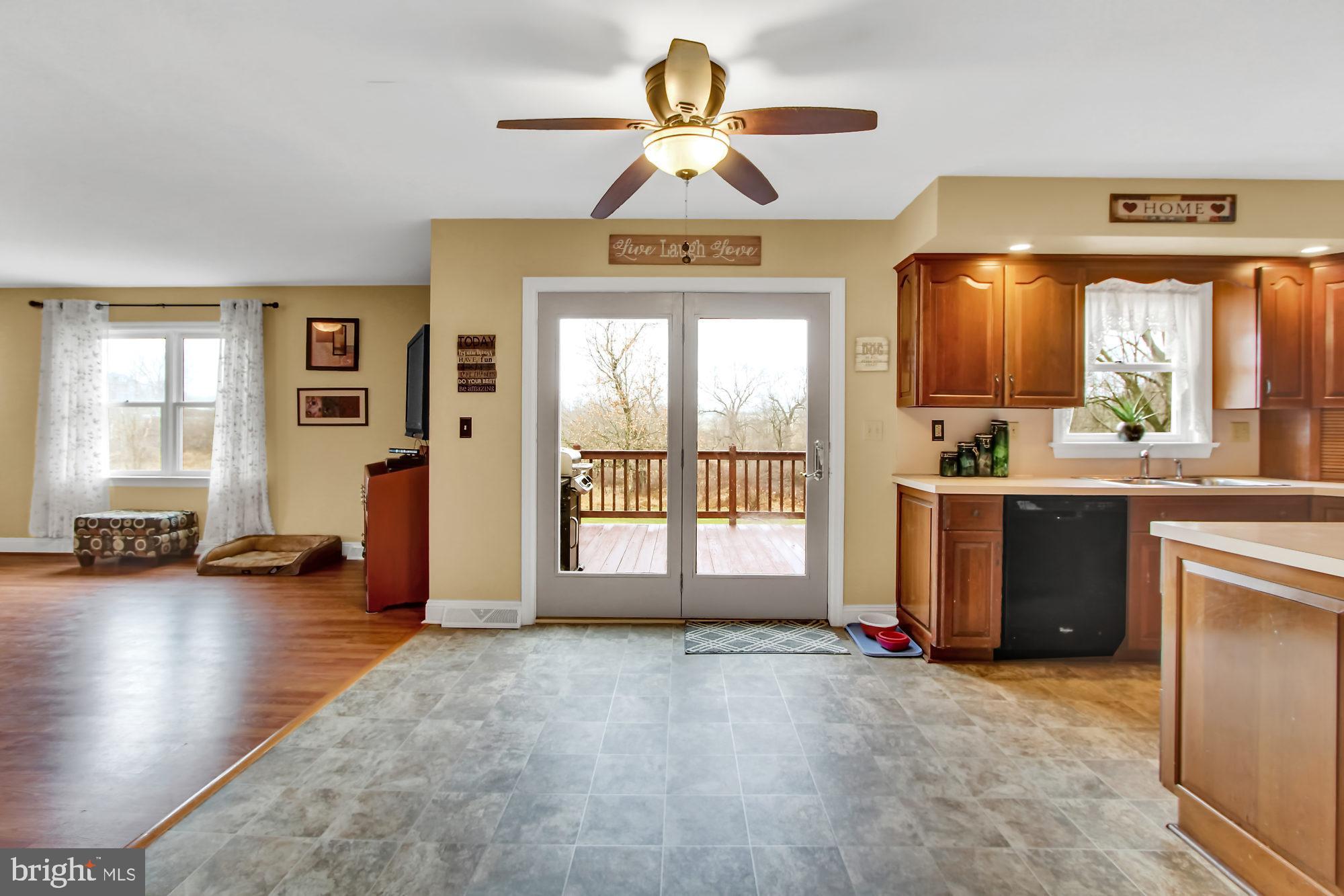 30 Blackburn Road Quarryville, PA 17566 - Photo 5 of 22 and sliders to deck