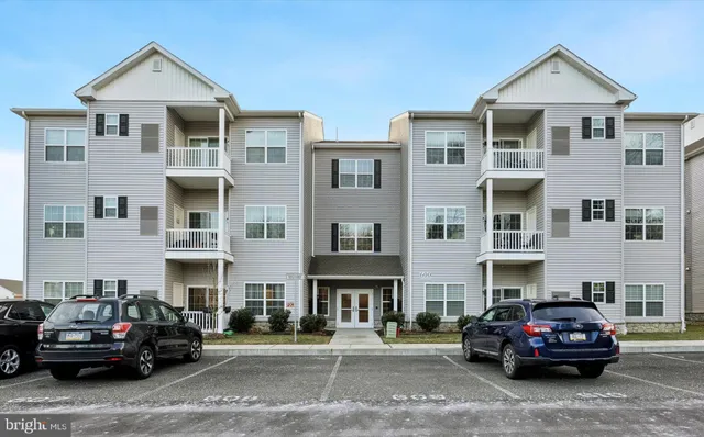 $300,000 | 600 Harvin Way, Unit 612, Brookhaven, PA 19015