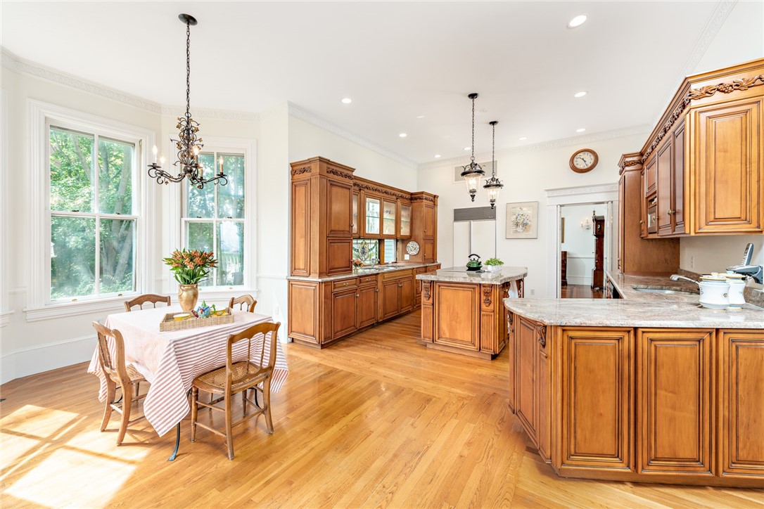 1076 East Shore Road Jamestown, RI 02835 - Photo 13 of 50 Eat in kitchen