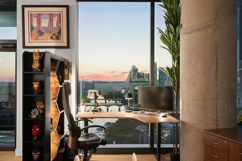 $1,395,000 | 70 Rainey Street, Unit 1908, Austin, TX 78701