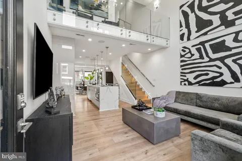 $1,095,000 | 558 Harvard Street Northwest, Unit B, Washington, DC 20059