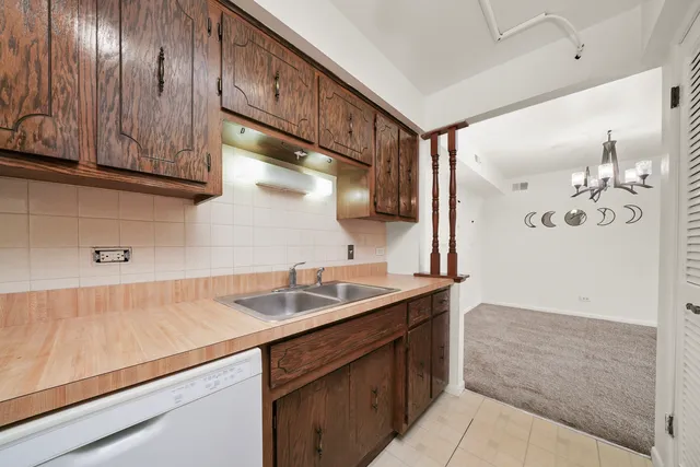 $174,900 | 9146 West 140th Street, Unit 3NE, Orland Park, IL 60462