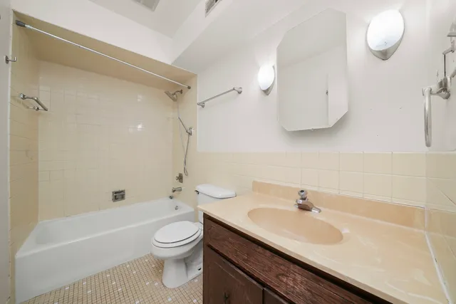 $174,900 | 9146 West 140th Street, Unit 3NE, Orland Park, IL 60462