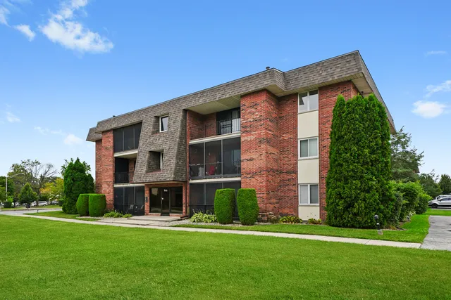 $174,900 | 9146 West 140th Street, Unit 3NE, Orland Park, IL 60462