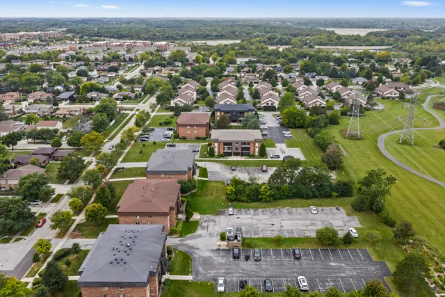 $174,900 | 9146 West 140th Street, Unit 3NE, Orland Park, IL 60462