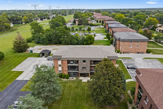 $174,900 | 9146 West 140th Street, Unit 3NE, Orland Park, IL 60462