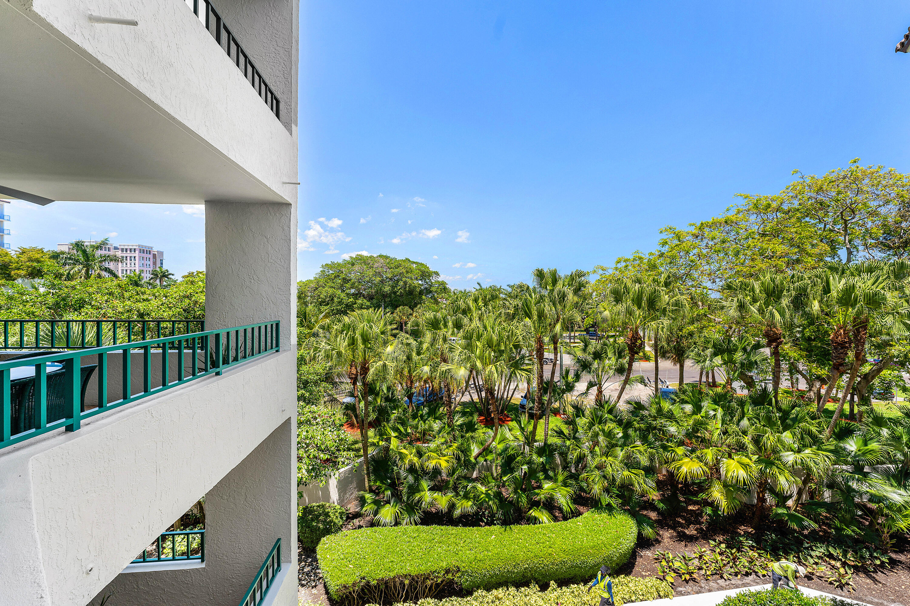 100 Southeast 5th Avenue, Unit 410 Boca Raton, FL 33432 - Photo 43 of 63 a view of a backyard