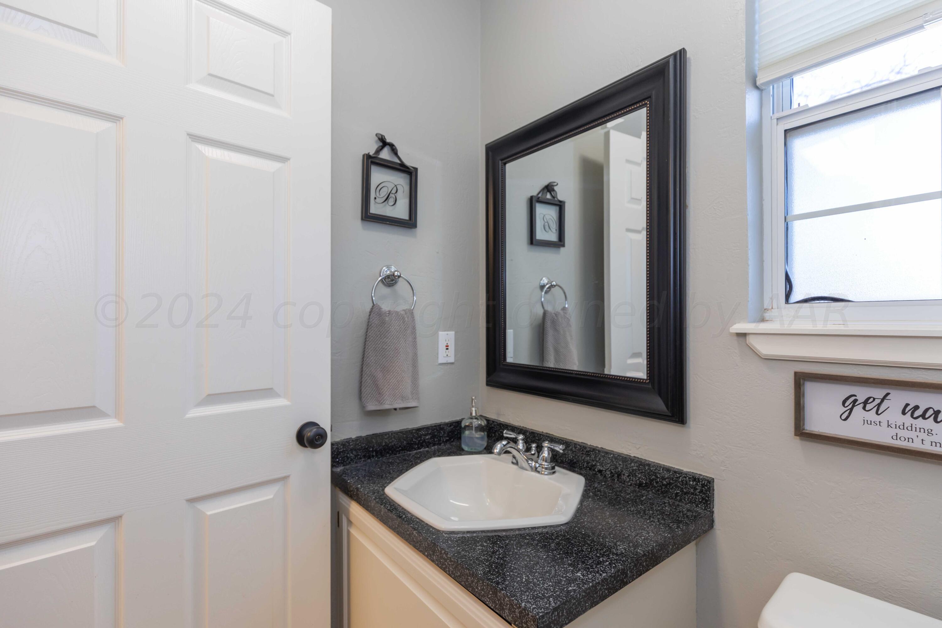 7010 Sunburst Street Amarillo, TX 79110 - Photo 18 of 39 POWDER BATH