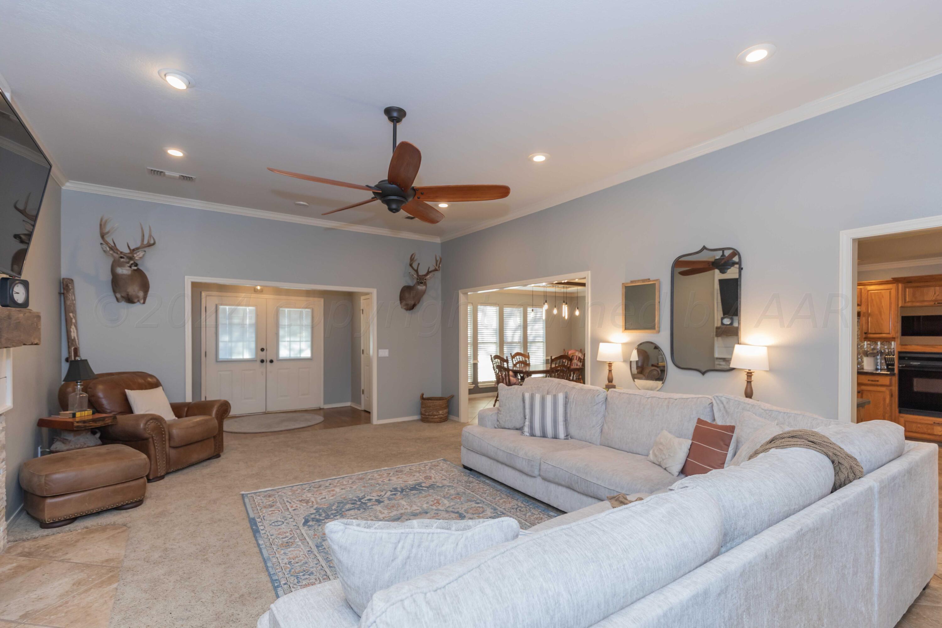 7010 Sunburst Street Amarillo, TX 79110 - Photo 10 of 39 LIVING ROOM VIEW 4