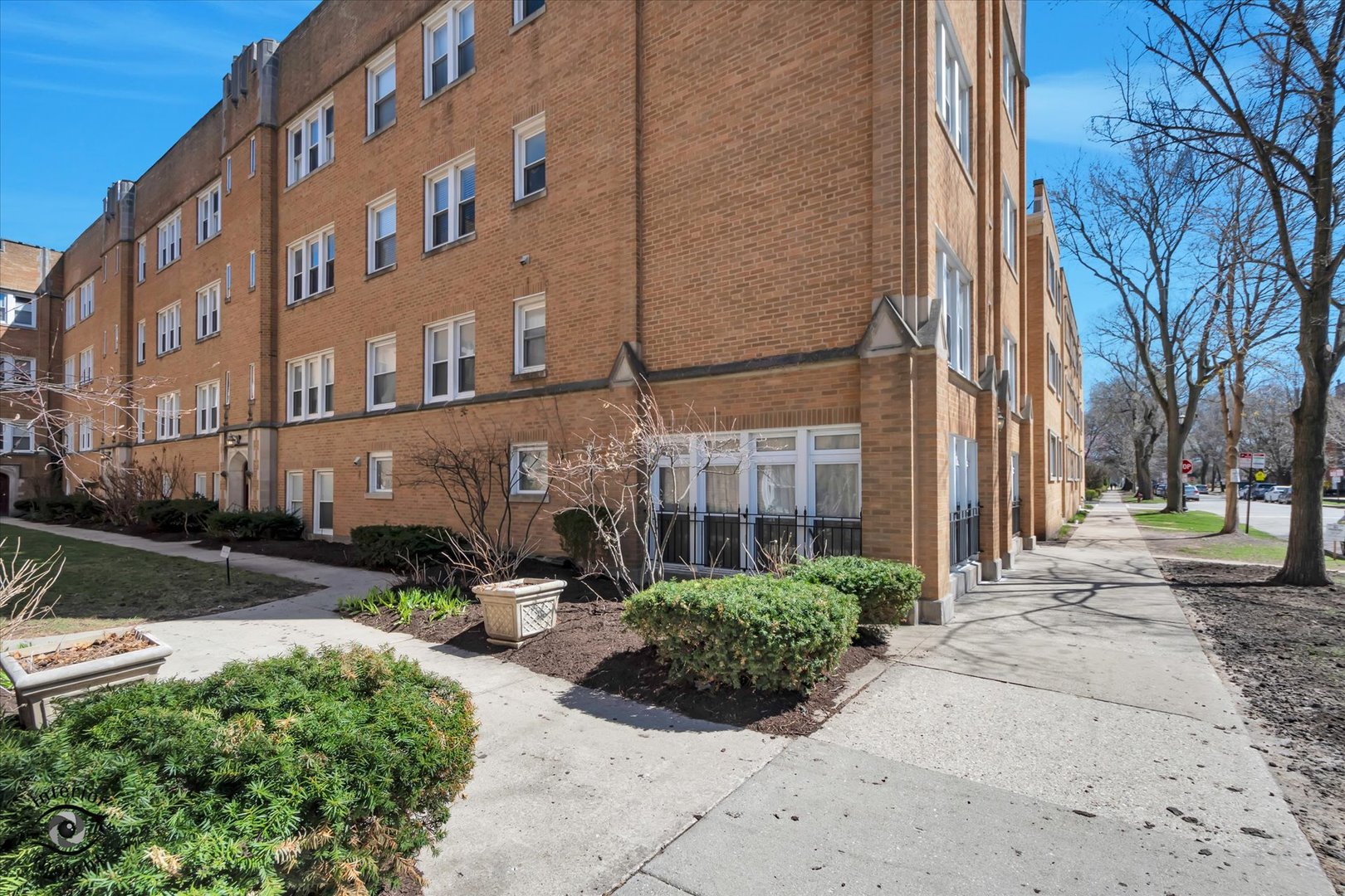 2537 Prairie Avenue, Unit 2E Evanston, IL 60201 - Photo 4 of 21 a view of a building with a street