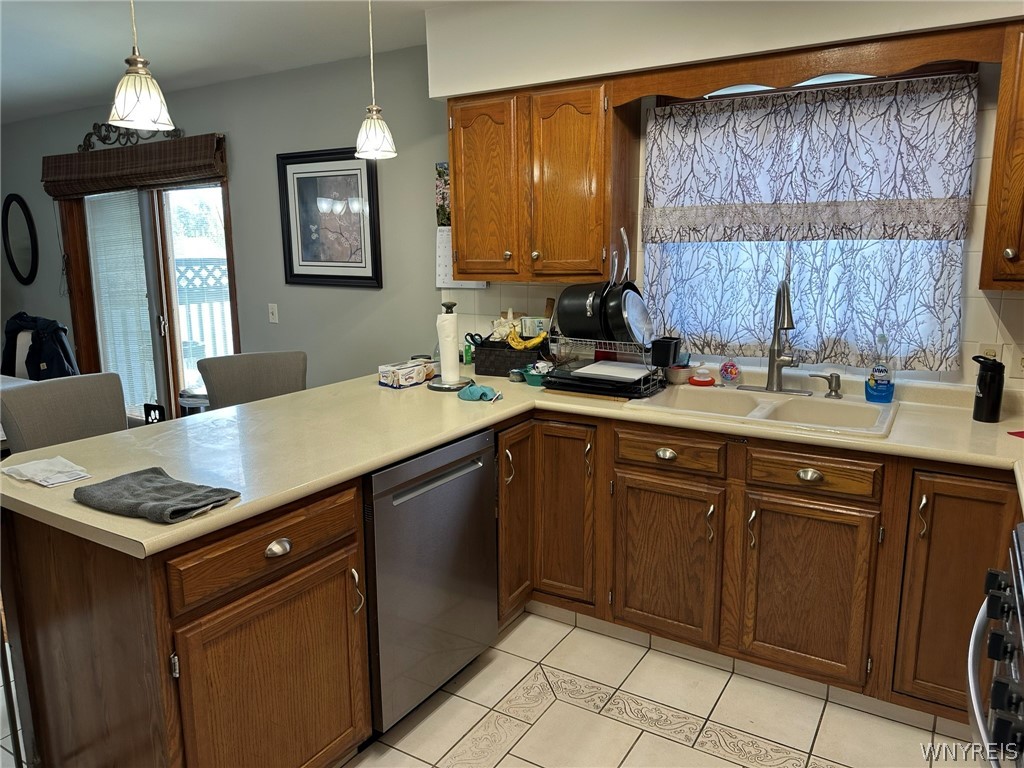 3844 Mapleton Road Wheatfield, NY 14120 - Photo 12 of 46
