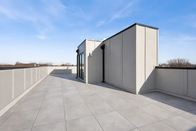 $1,350,000 | 2246 West Lyndale Street, Unit 2, Chicago, IL 60647