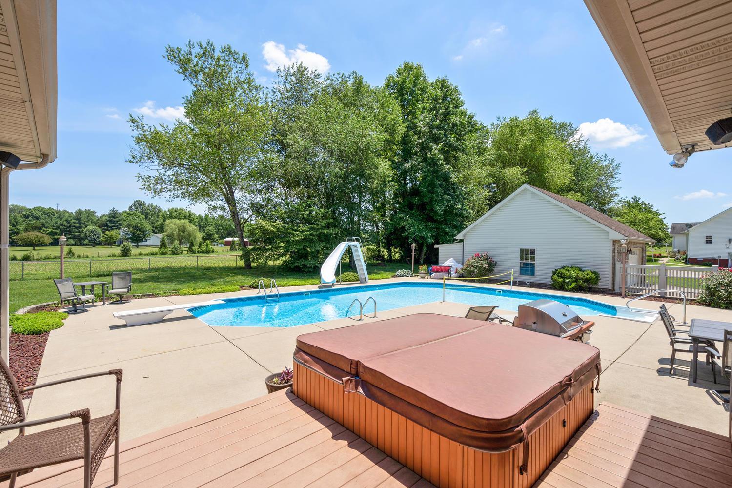 147 Farmer Road Clarksville, TN 37043 - Photo 1 of 30 Gallery Image 1