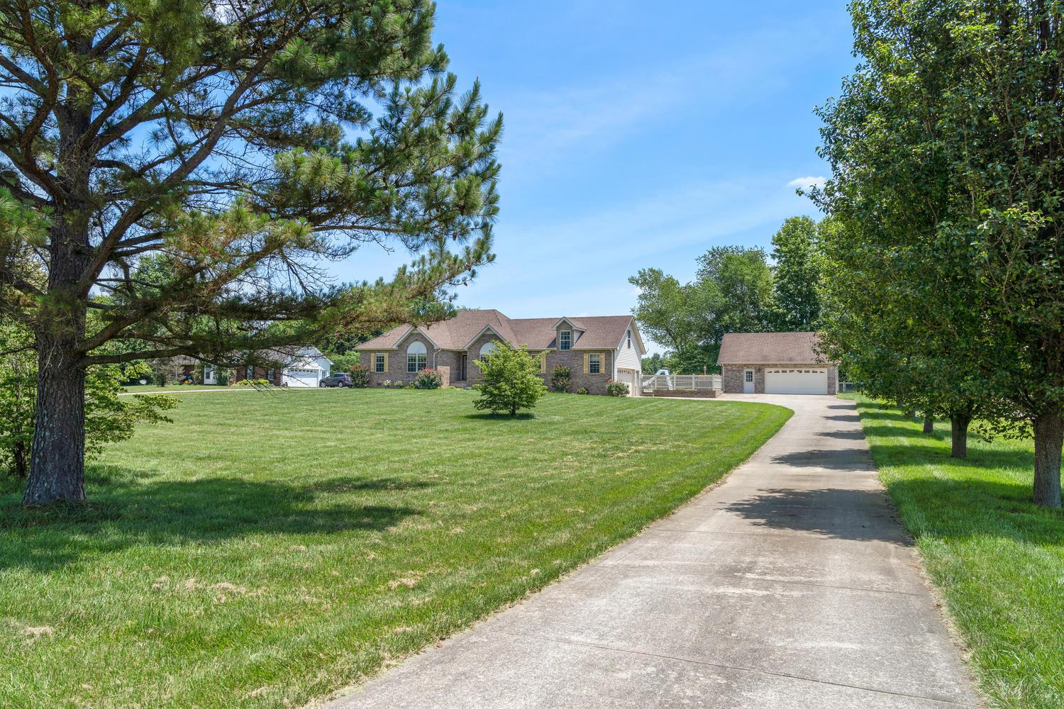 147 Farmer Road Clarksville, TN 37043 - Photo 2 of 30 Gallery Image 2