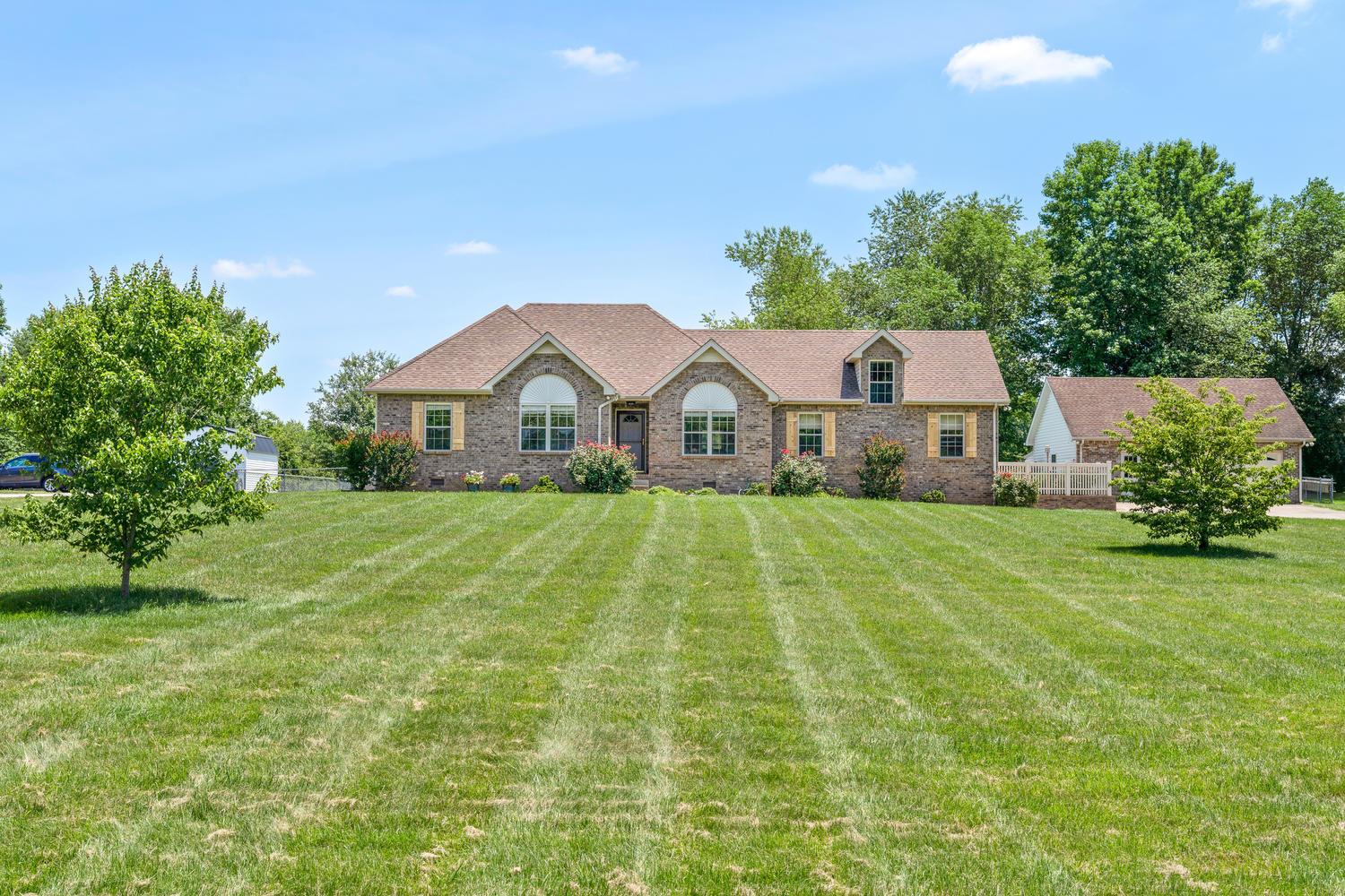 147 Farmer Road Clarksville, TN 37043 - Photo 3 of 30 Gallery Image 3